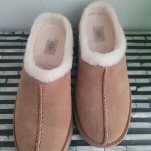 UGG Women's Tan Slippers DISQUTTE